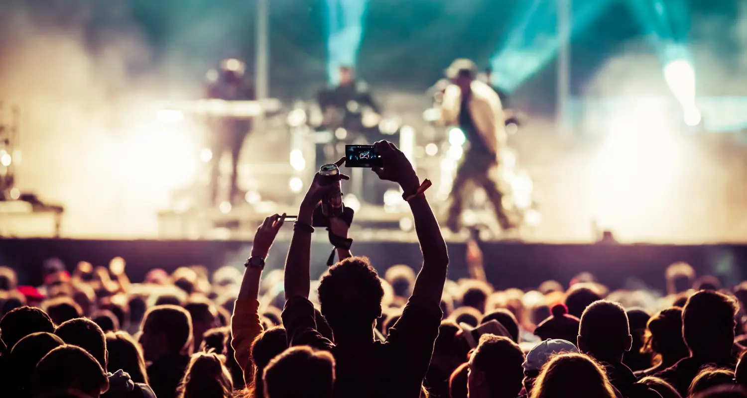 Publikum bei einem Konzert – Sommermusikfestival.